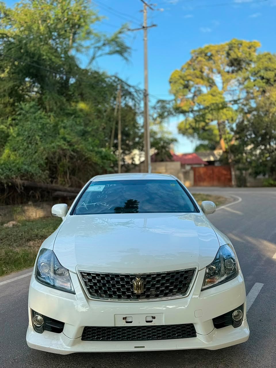 TOYOTA CROWN ATHLETES